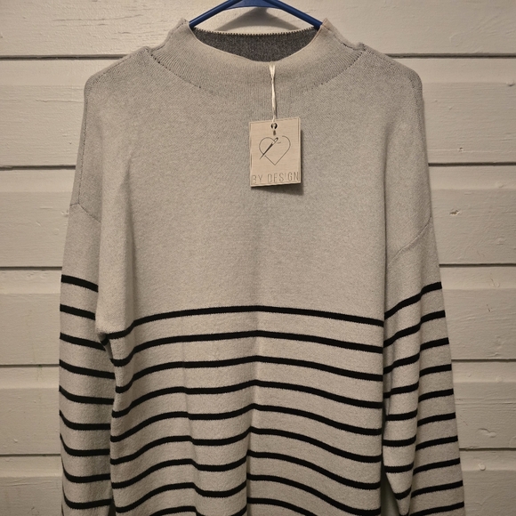 NWT Mock Neck Sweater - Picture 1 of 2